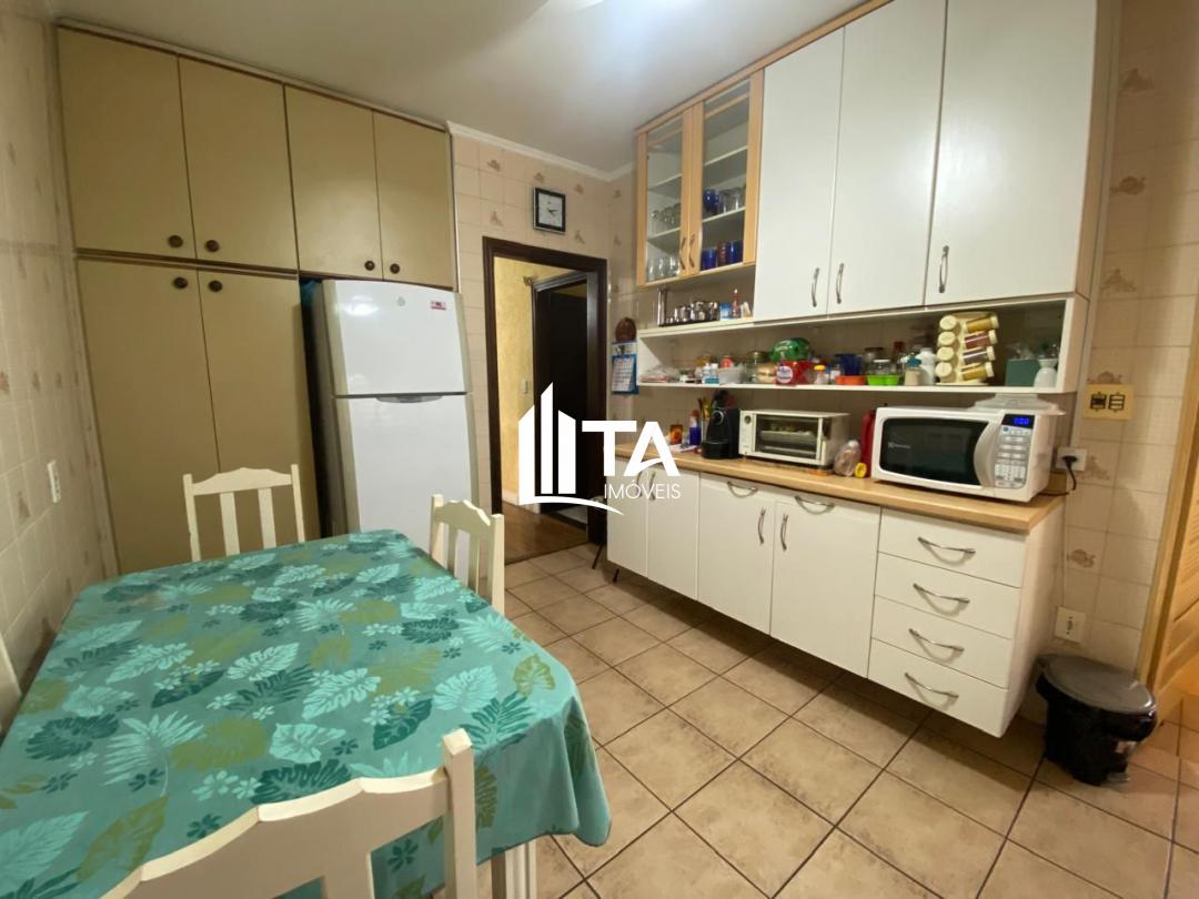 Casa à venda com 3 quartos, 180m² - Foto 8