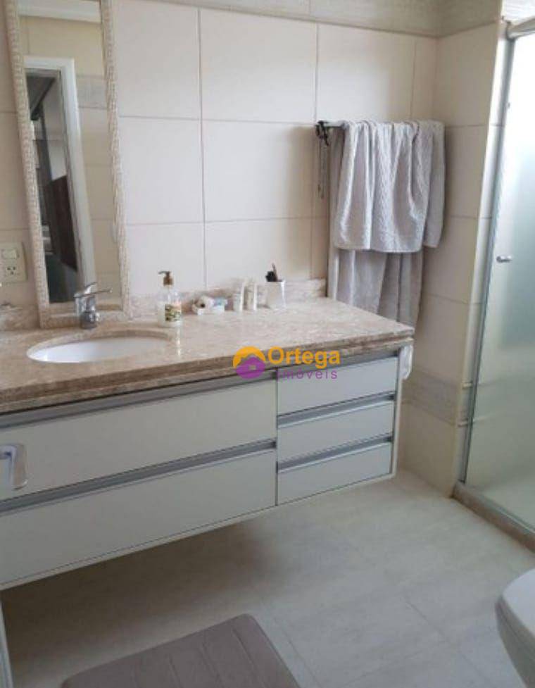 Apartamento à venda com 3 quartos, 180m² - Foto 10