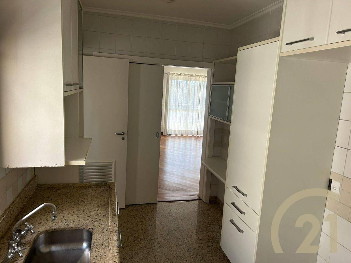 Apartamento para alugar com 2 quartos, 94m² - Foto 9