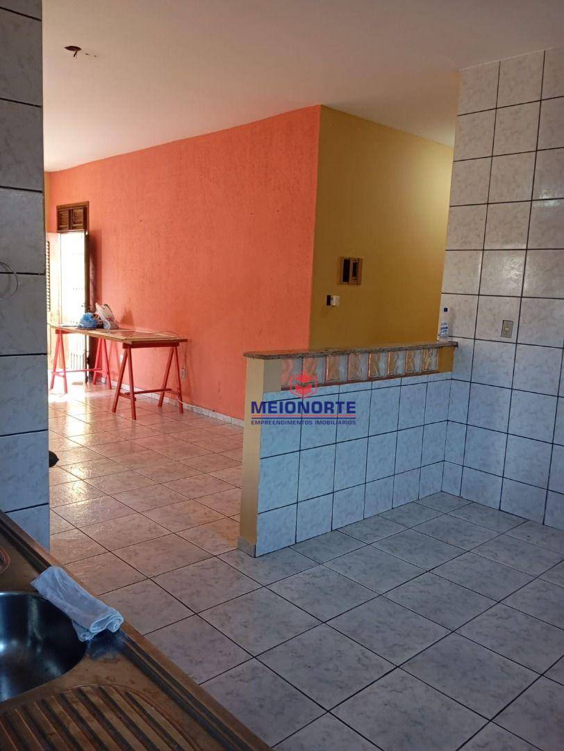 Casa para alugar com 3 quartos, 250m² - Foto 2