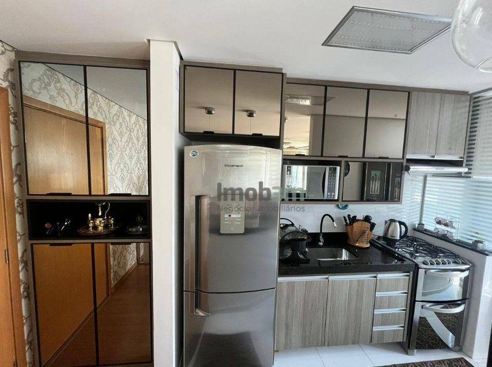 Apartamento para alugar com 3 quartos, 77m² - Foto 8