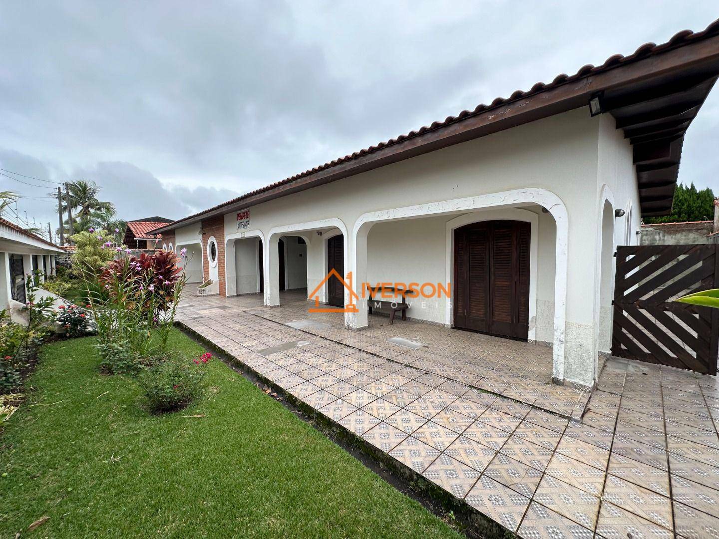 Casa à venda com 3 quartos, 340m² - Foto 1