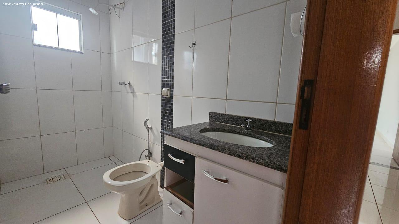 Casa à venda com 2 quartos, 125m² - Foto 13