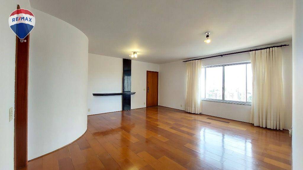 Apartamento para alugar com 3 quartos, 120m² - Foto 1