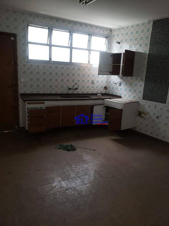 Sobrado à venda com 4 quartos, 320m² - Foto 2