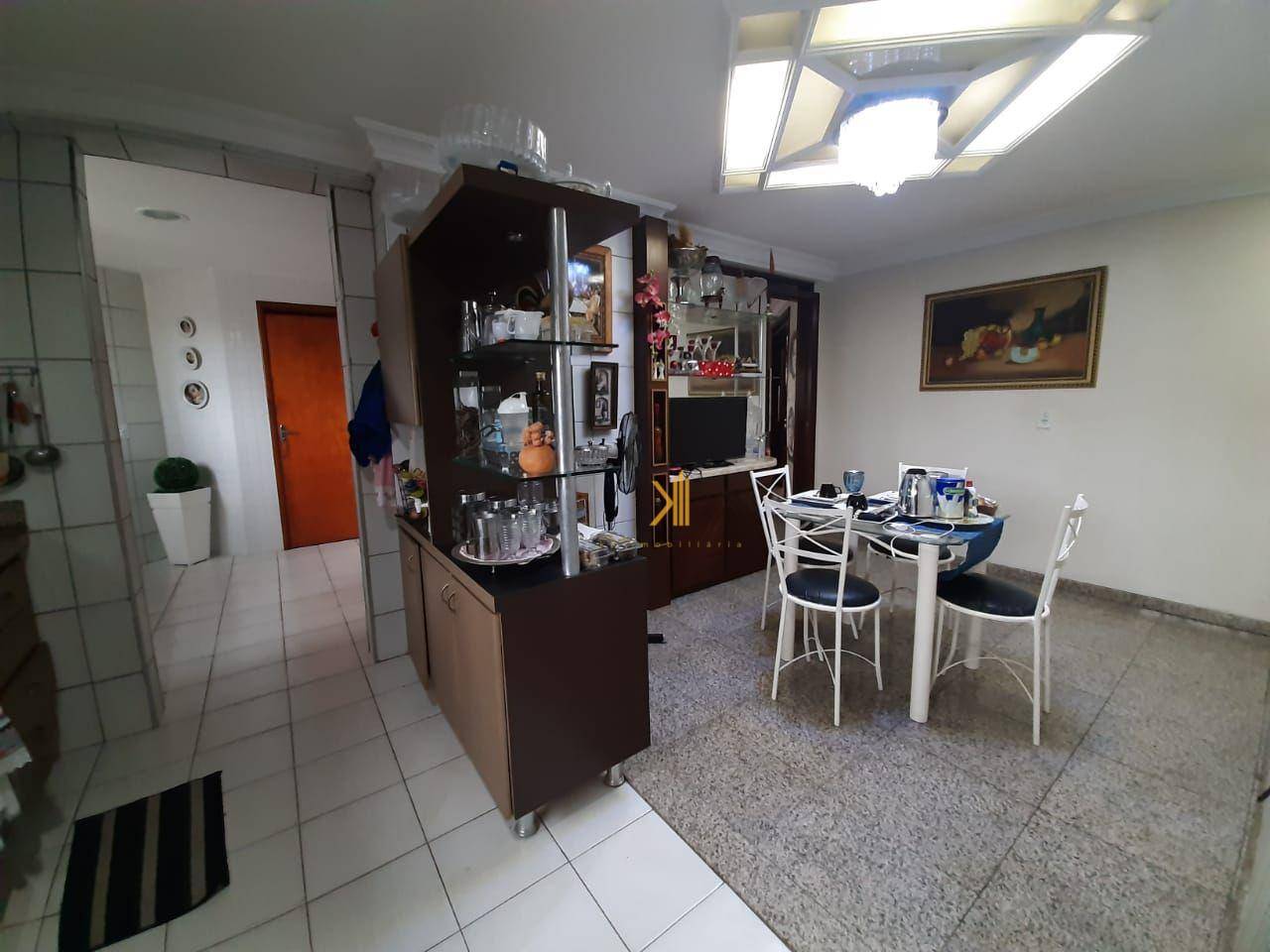 Apartamento à venda com 5 quartos, 208m² - Foto 26