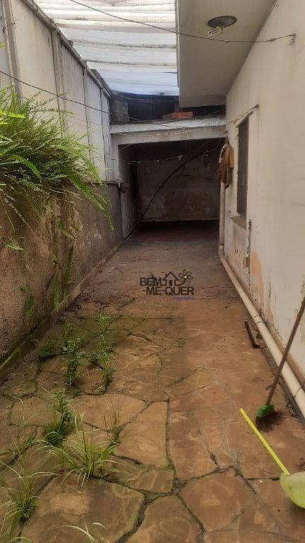 Casa à venda com 4 quartos, 200m² - Foto 24