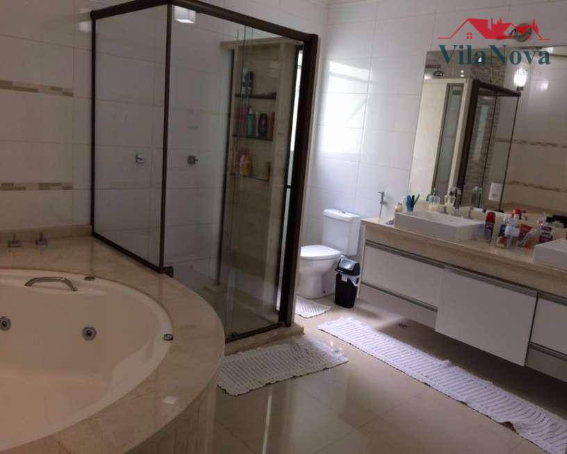 Casa de Condomínio à venda com 4 quartos, 305m² - Foto 2