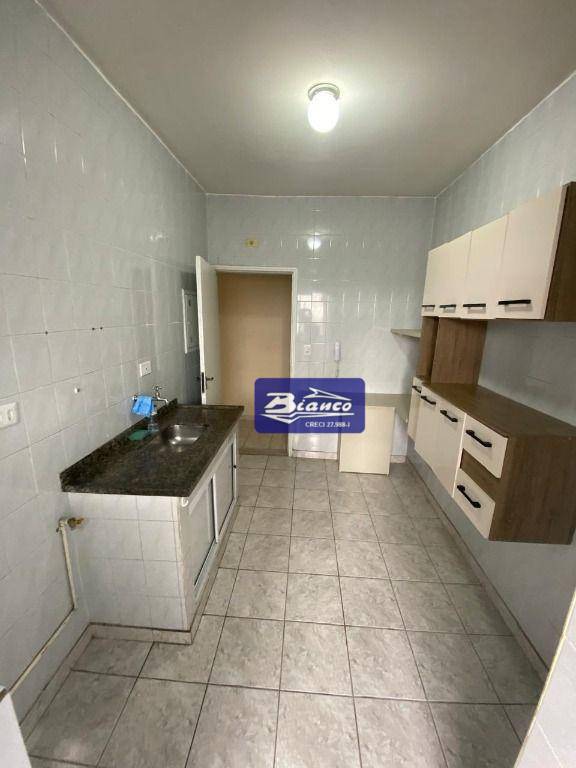 Apartamento para alugar com 2 quartos, 65m² - Foto 14