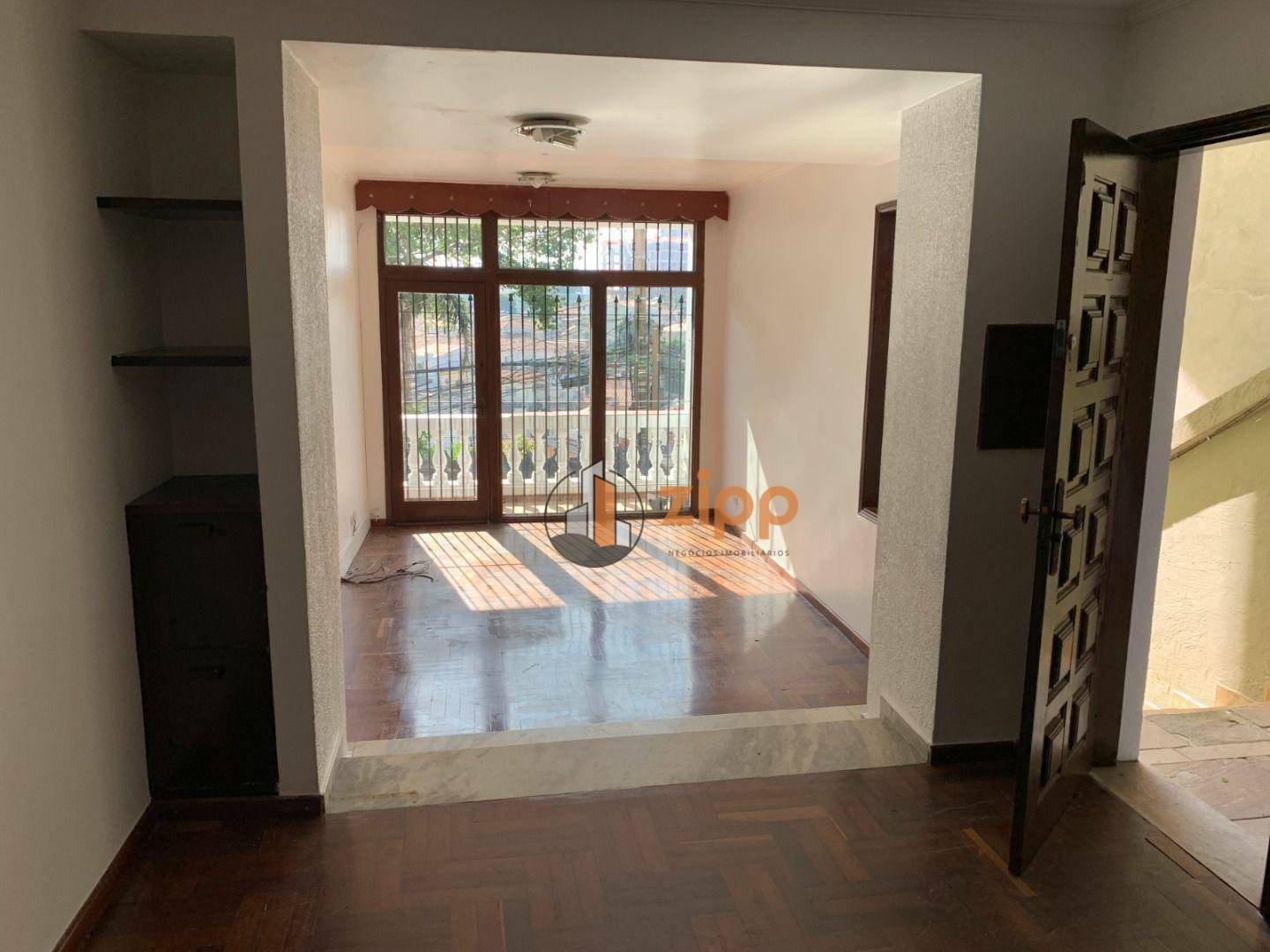 Sobrado à venda com 3 quartos, 200m² - Foto 1