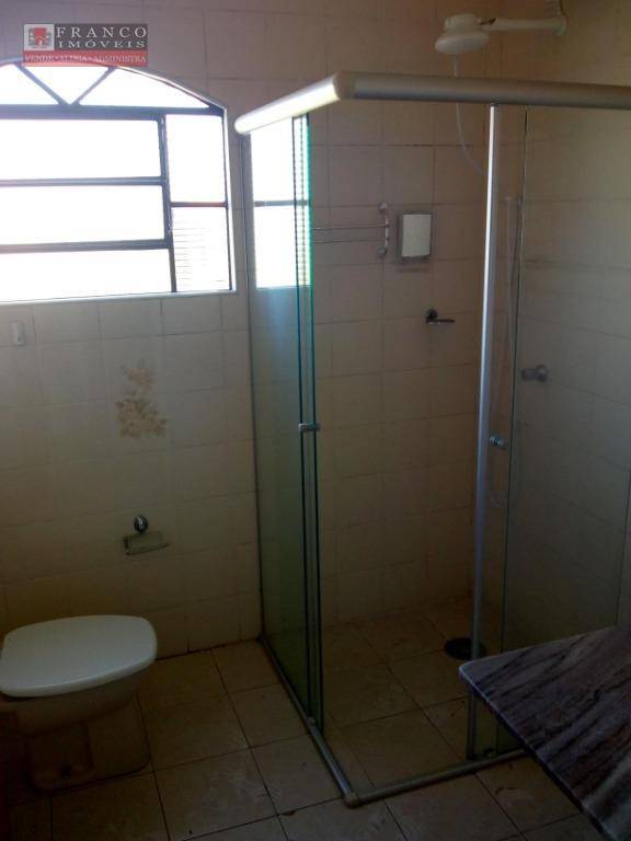 Casa à venda com 4 quartos, 300m² - Foto 13