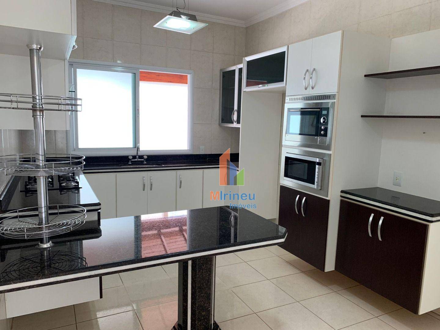 Casa de Condomínio à venda com 3 quartos, 236m² - Foto 5