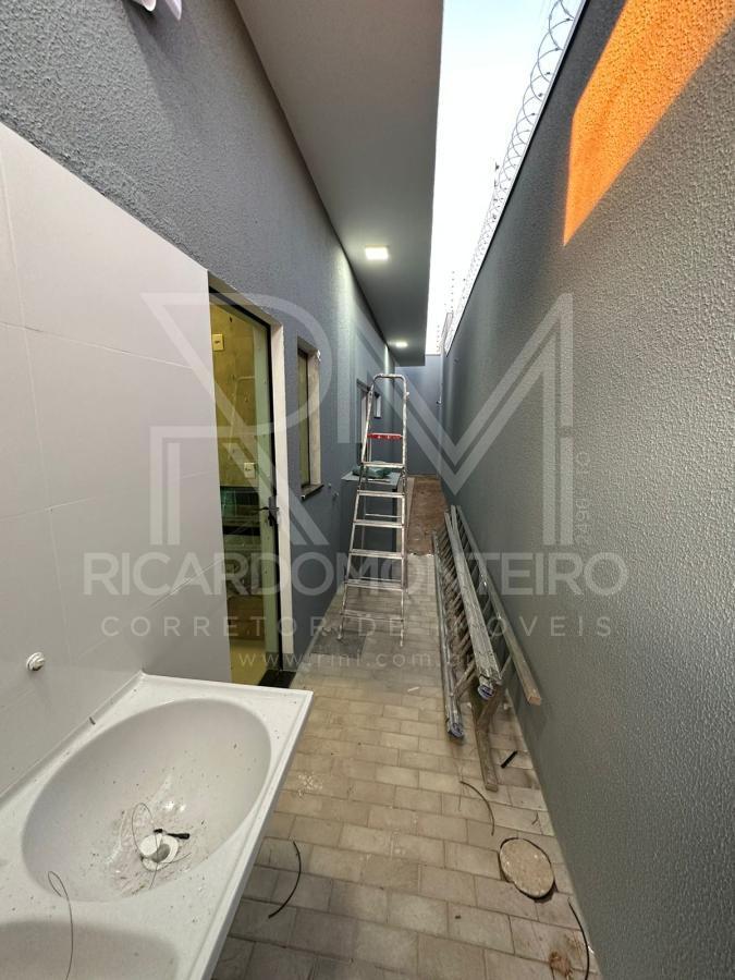 Casa à venda com 3 quartos, 240m² - Foto 4