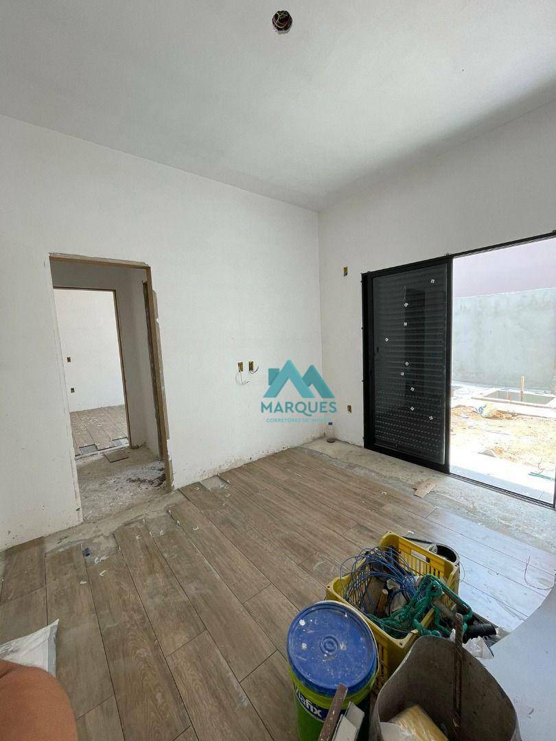 Casa à venda com 3 quartos, 176m² - Foto 8