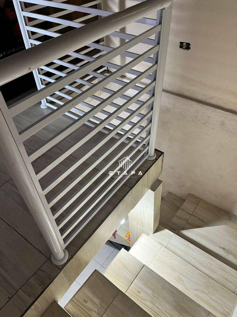 Casa à venda com 4 quartos, 280m² - Foto 4