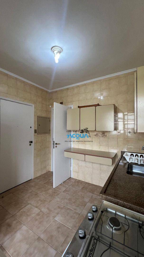 Apartamento à venda com 2 quartos, 75m² - Foto 4