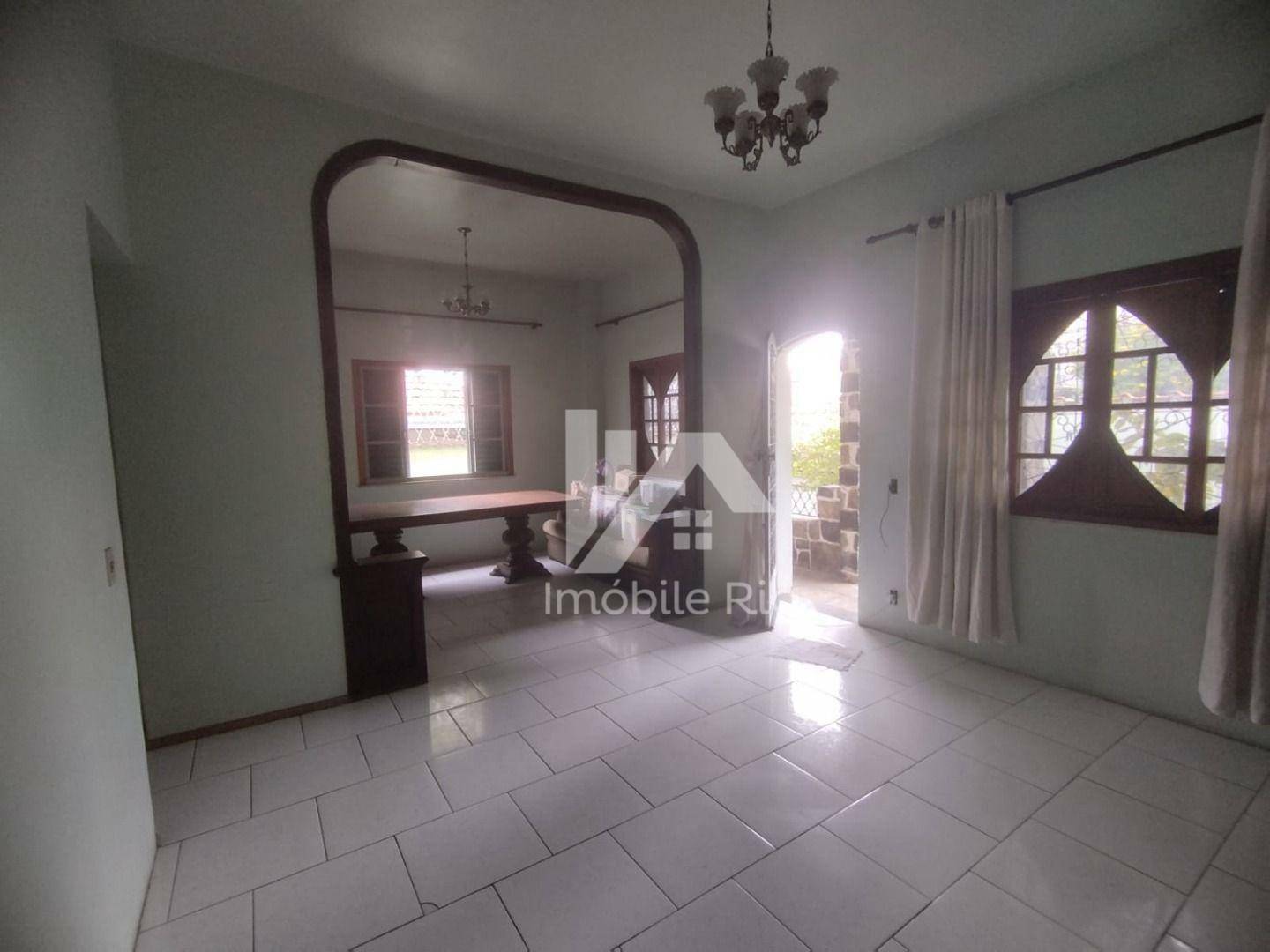 Casa à venda com 3 quartos, 258m² - Foto 6
