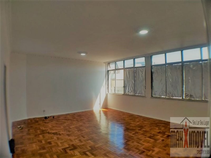 Apartamento à venda com 3 quartos, 128m² - Foto 1