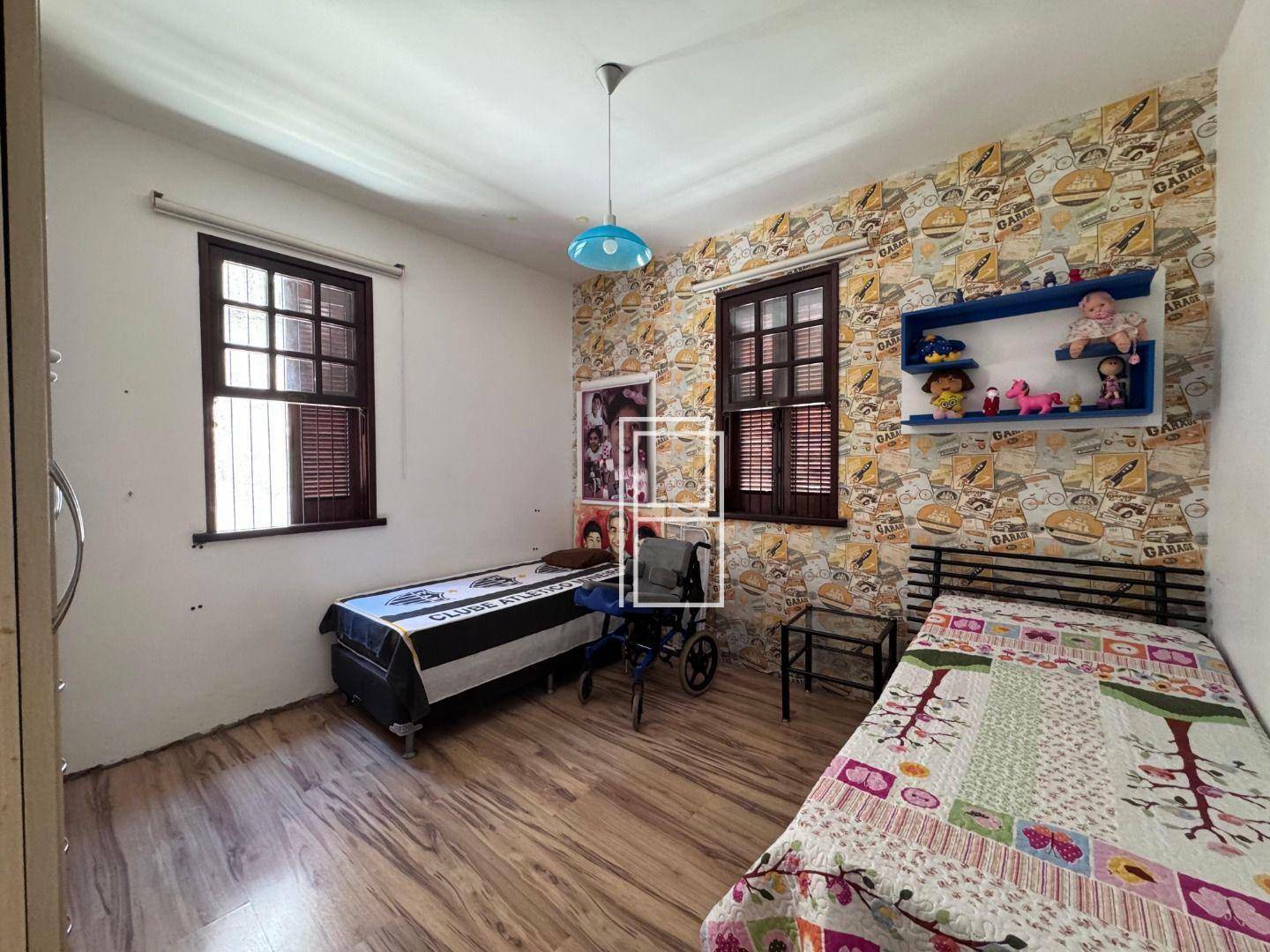 Casa à venda com 5 quartos, 280m² - Foto 11