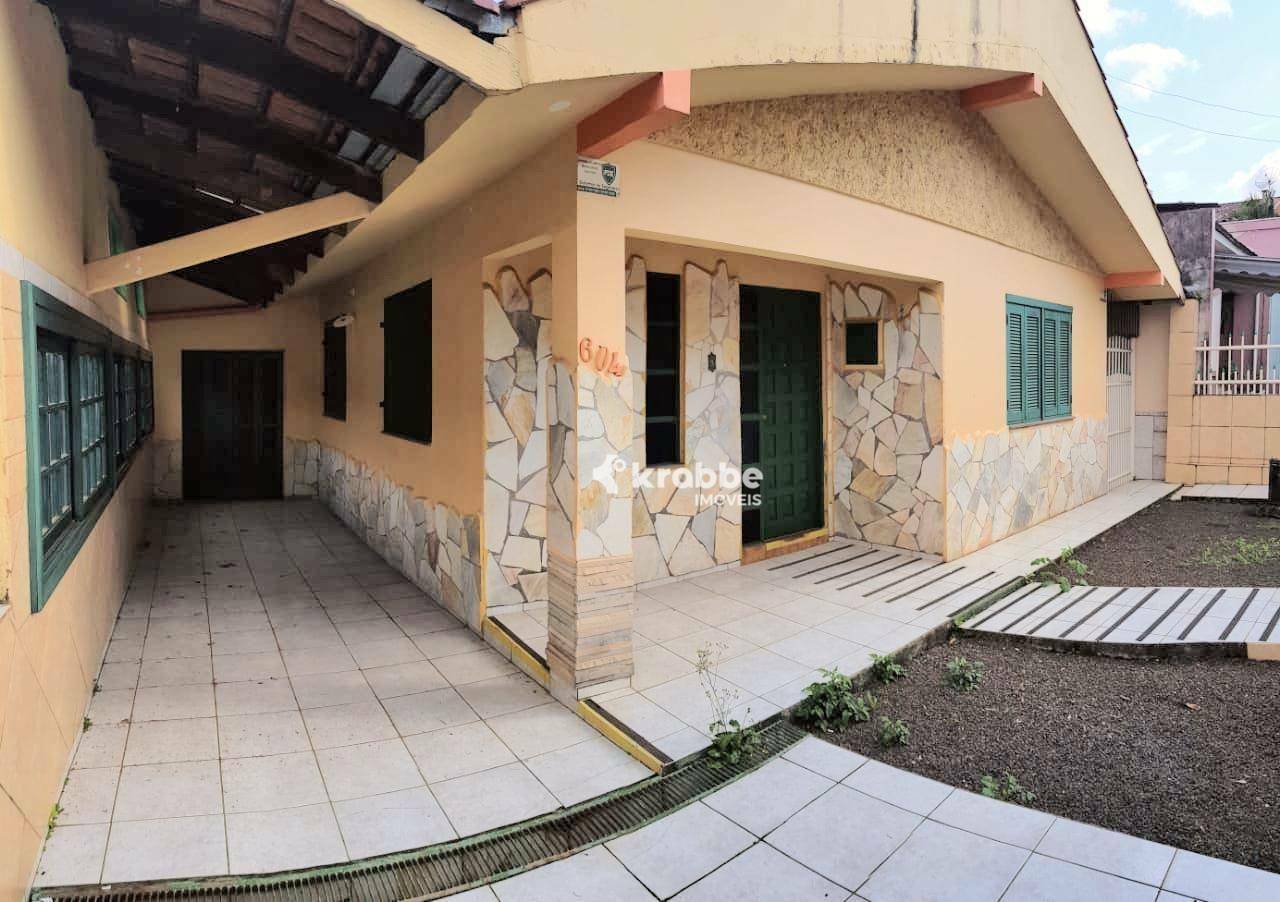 Casa à venda e aluguel com 3 quartos, 120m² - Foto 1