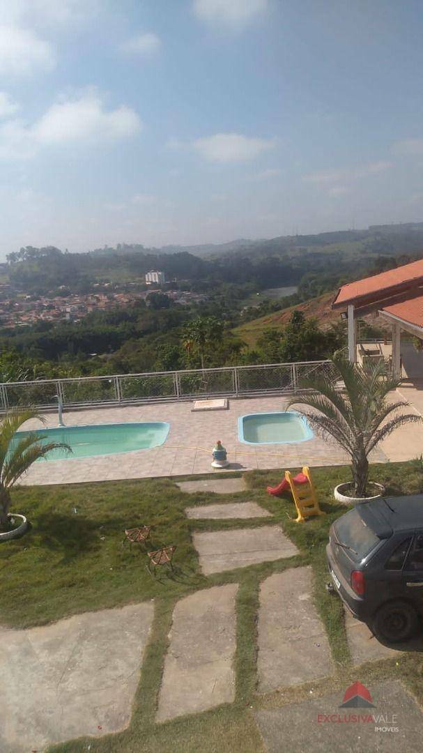 Chácara à venda com 3 quartos, 200m² - Foto 1