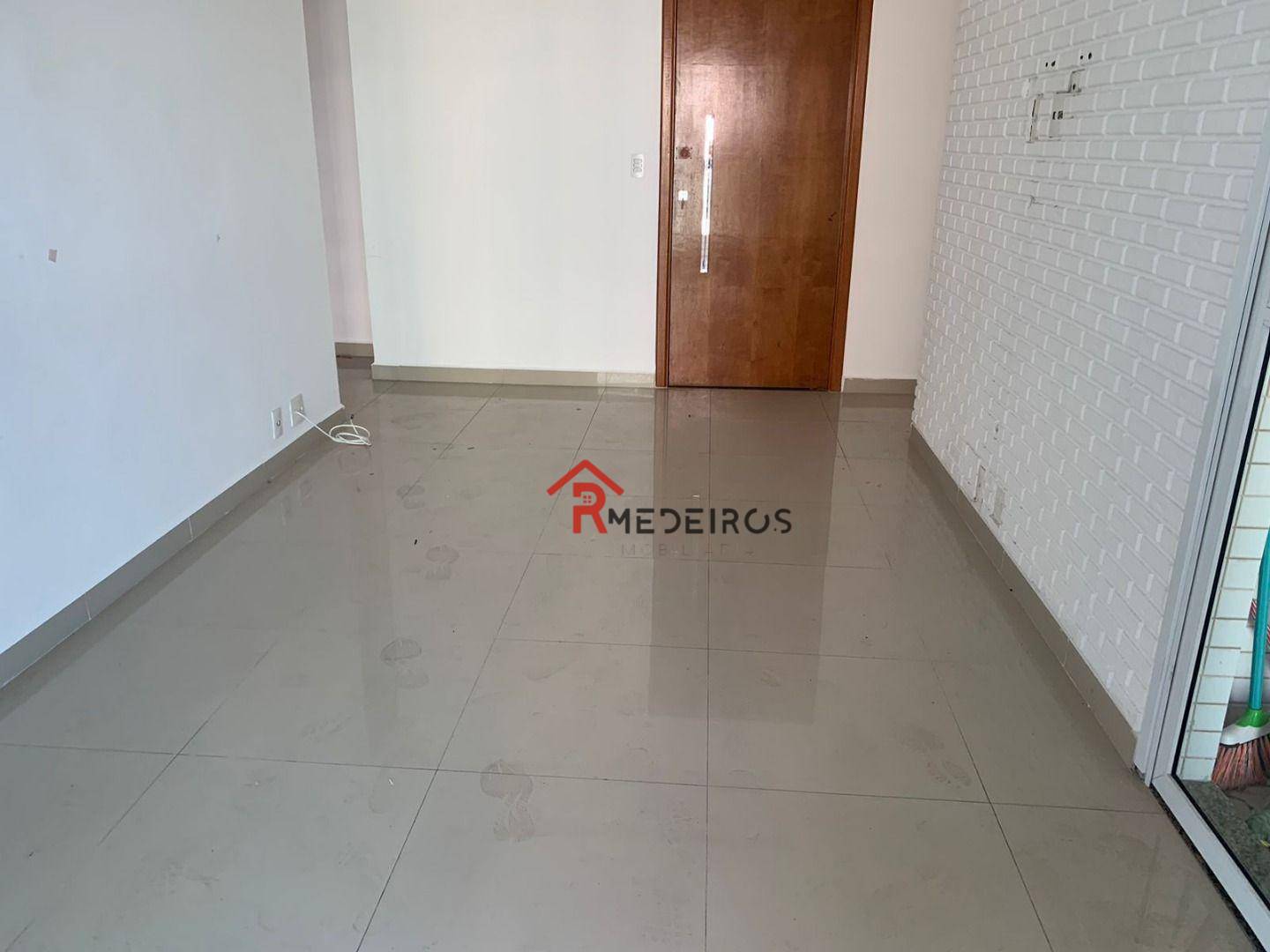 Apartamento para alugar com 2 quartos, 95m² - Foto 4