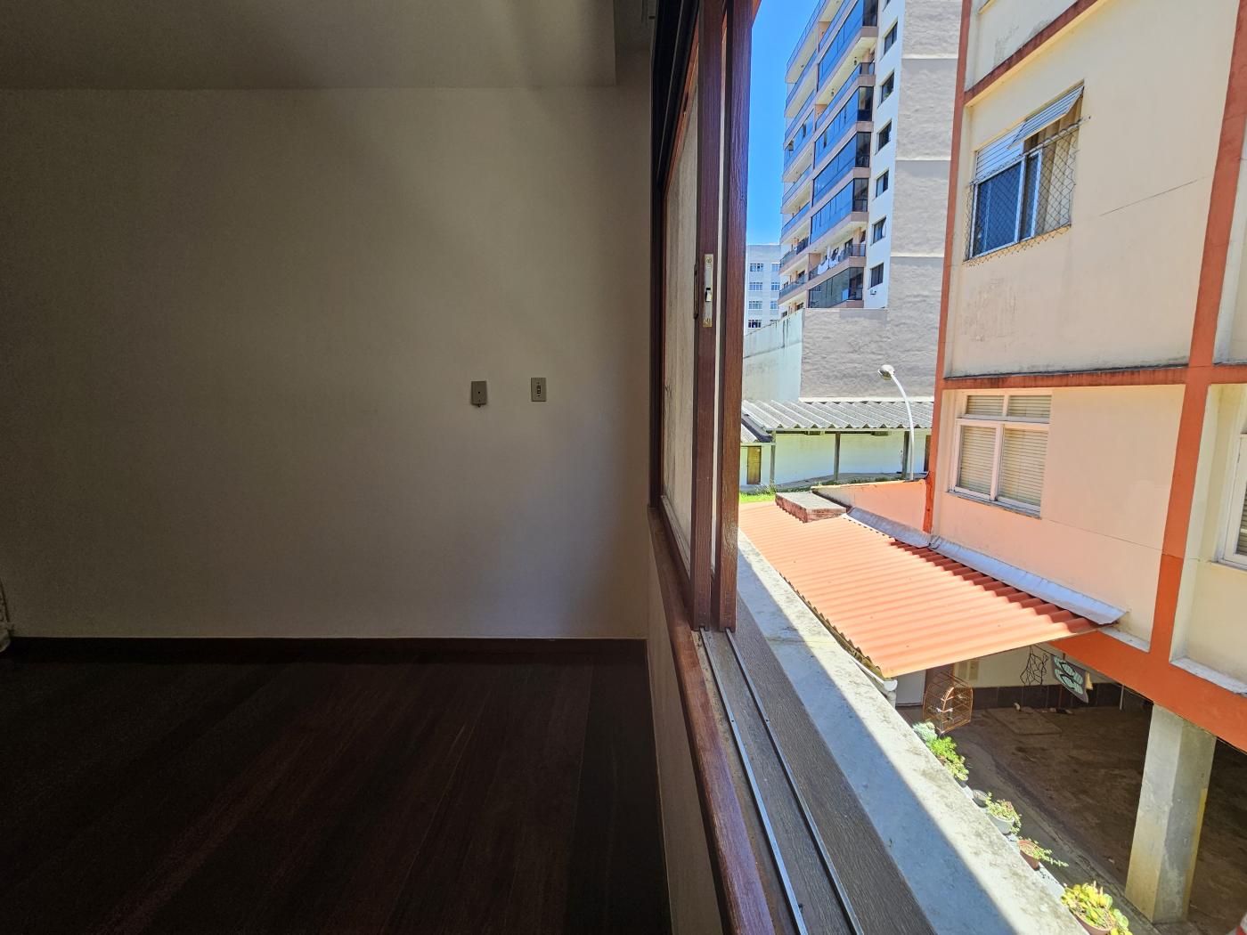 Apartamento à venda com 1 quarto, 40m² - Foto 8