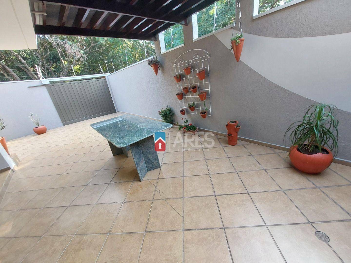 Casa à venda com 3 quartos, 226m² - Foto 22