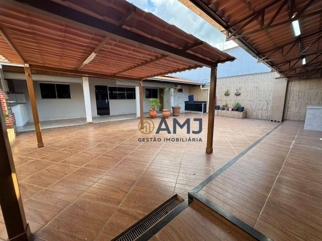 Casa para alugar com 3 quartos, 301m² - Foto 21