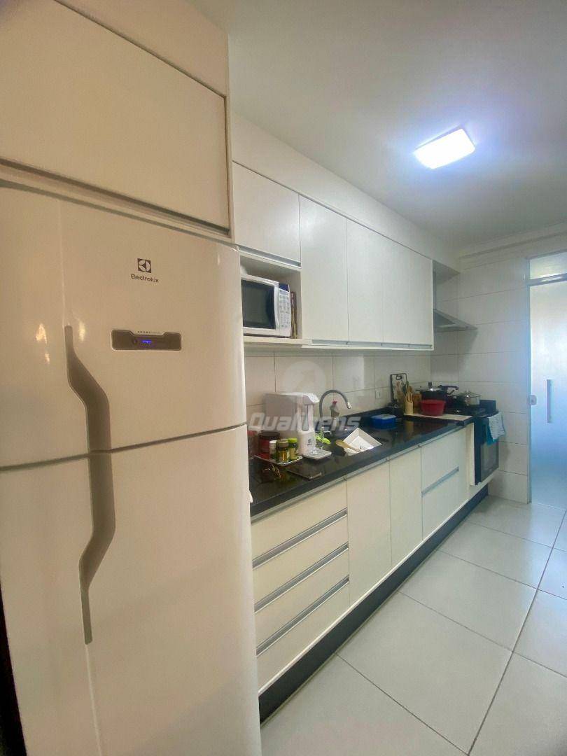 Apartamento à venda com 2 quartos, 72m² - Foto 10