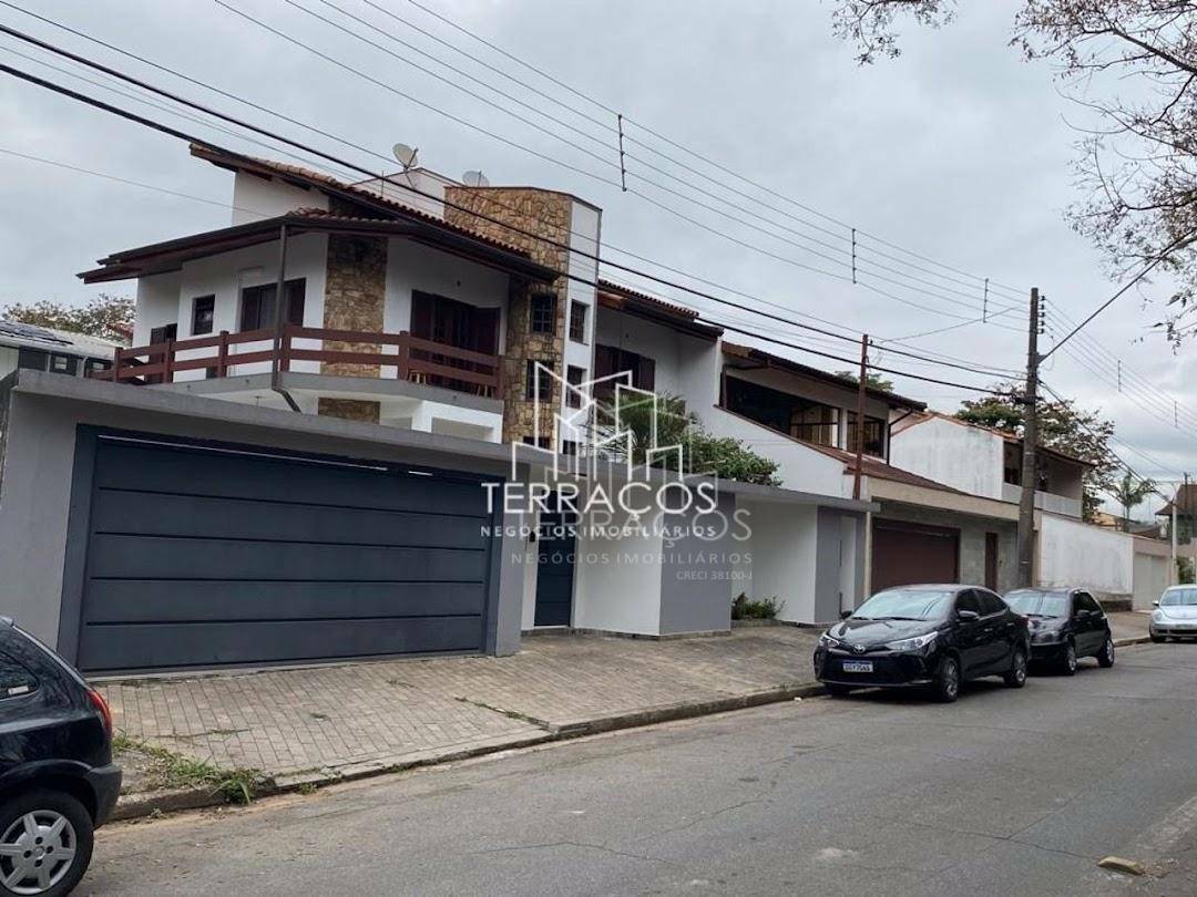 Casa de Condomínio à venda com 4 quartos, 235m² - Foto 4