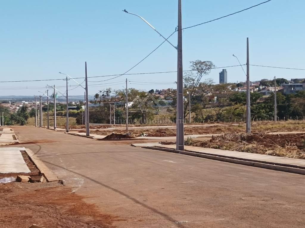 Terreno à venda, 200m² - Foto 1