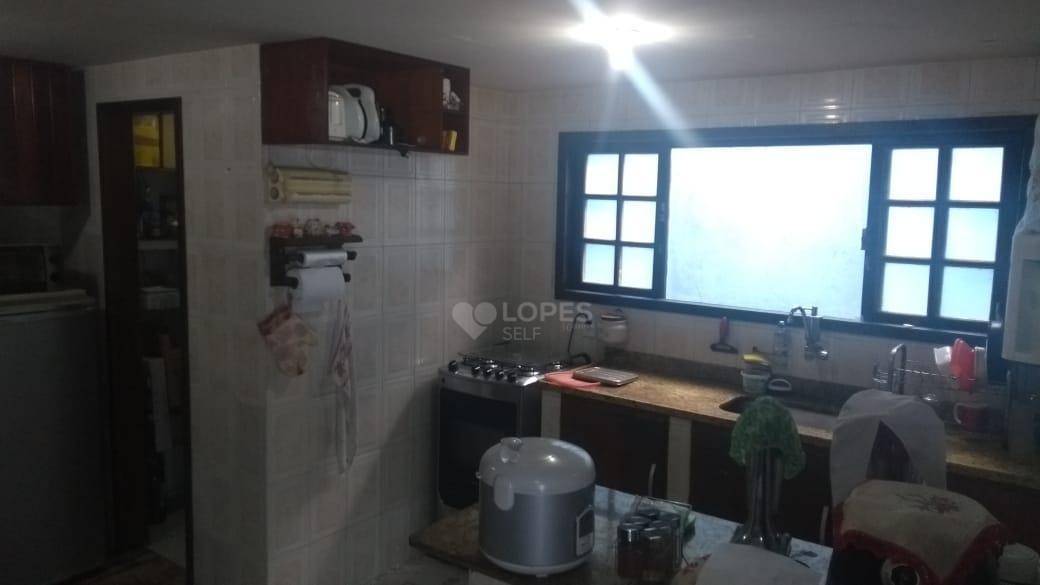 Casa à venda com 3 quartos, 330m² - Foto 10