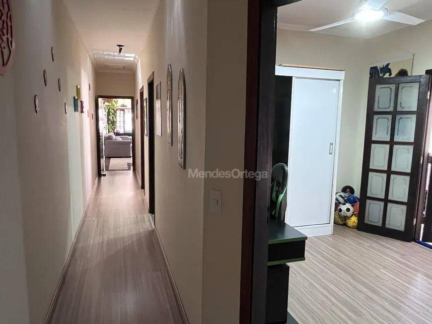 Casa à venda com 3 quartos, 290m² - Foto 9