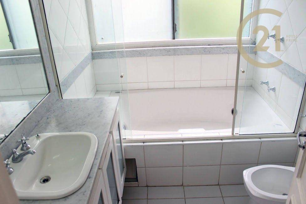 Apartamento para alugar com 3 quartos, 190m² - Foto 8