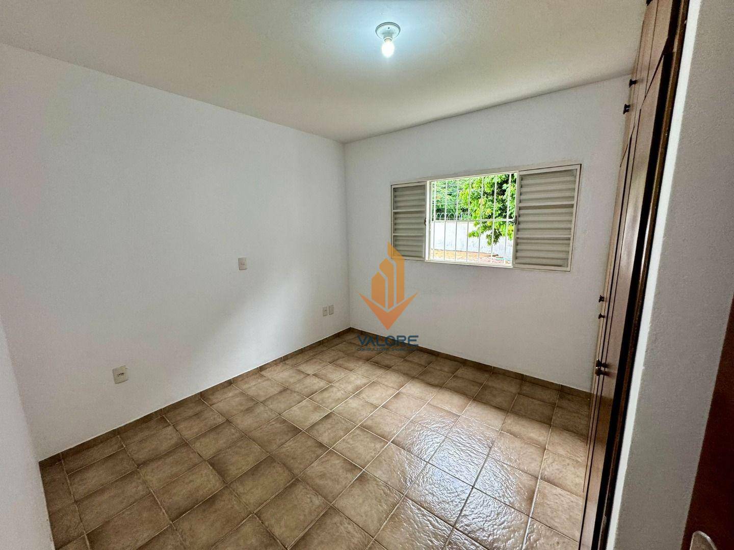 Casa à venda com 4 quartos, 300m² - Foto 25