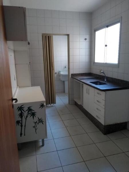 Apartamento para alugar com 3 quartos, 97m² - Foto 9