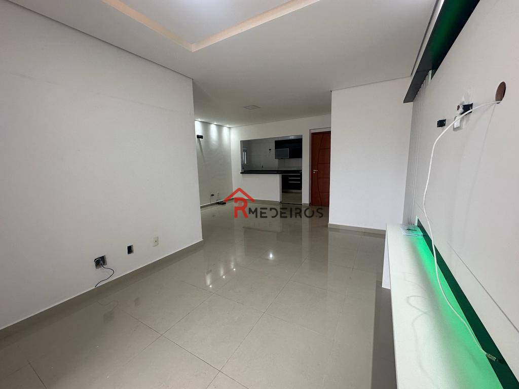 Apartamento à venda com 3 quartos, 115m² - Foto 2