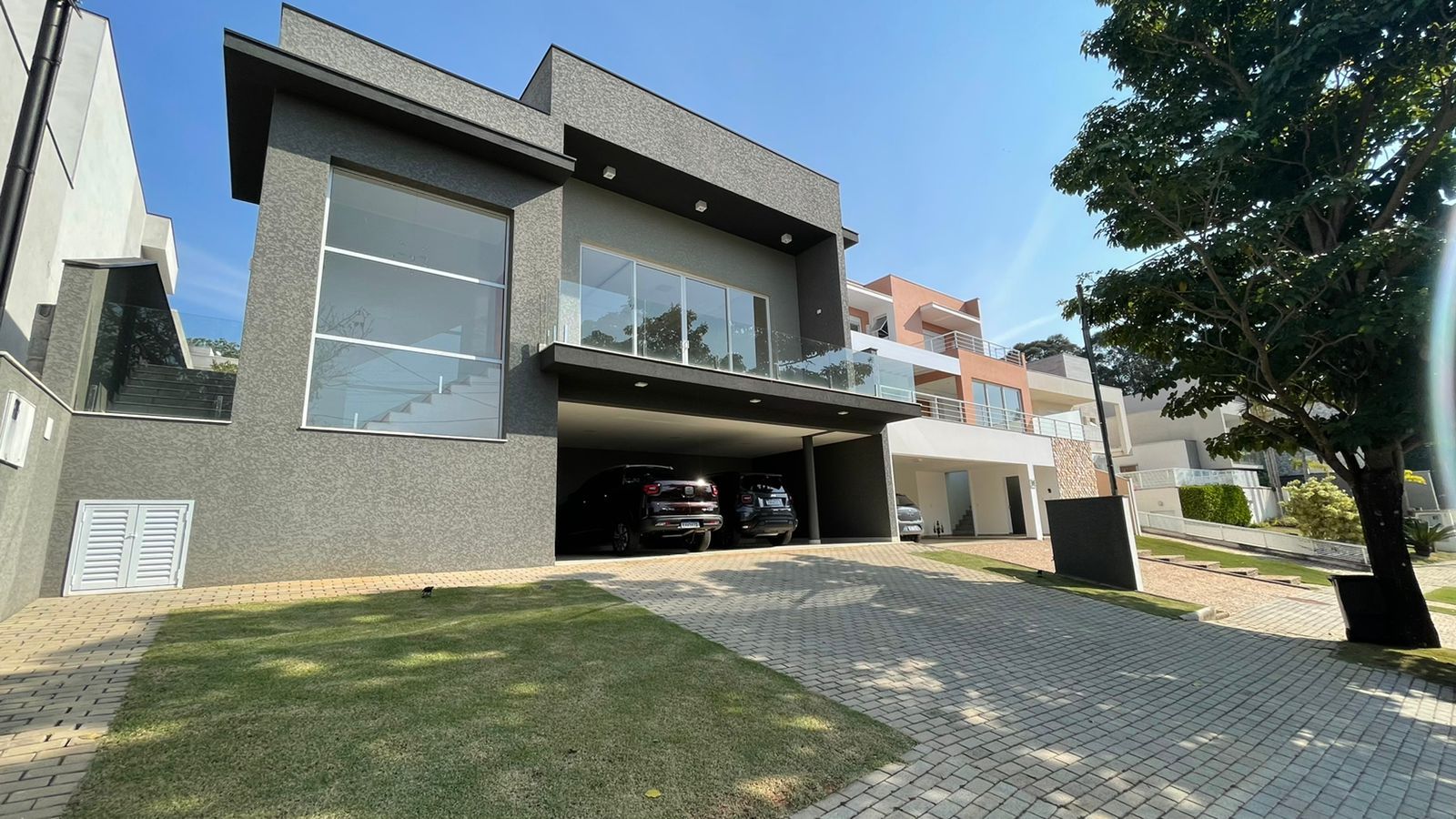 Casa à venda com 4 quartos, 259m² - Foto 2