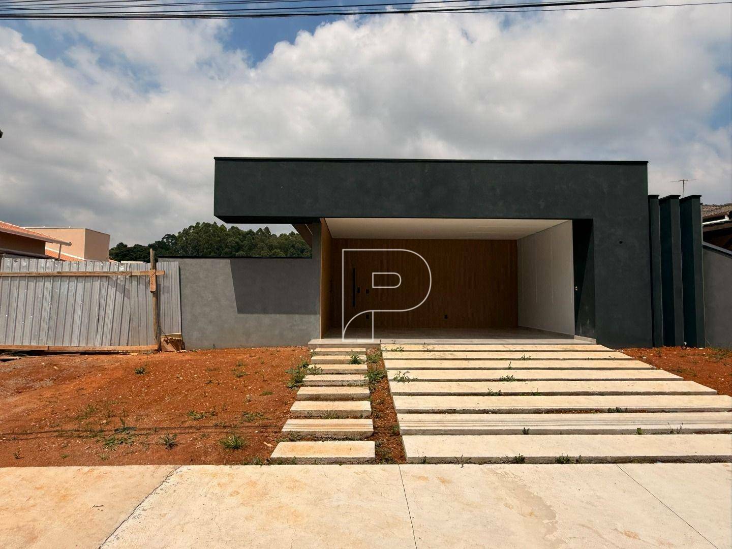 Casa de Condomínio à venda com 3 quartos, 375m² - Foto 1