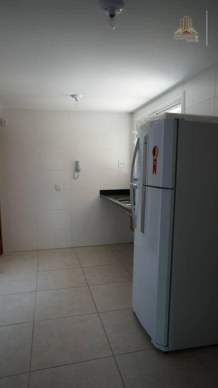 Apartamento à venda com 3 quartos, 136m² - Foto 2