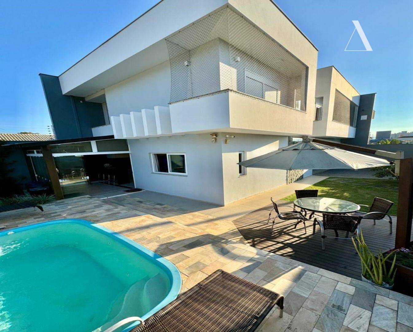 Casa à venda com 3 quartos, 193m² - Foto 1