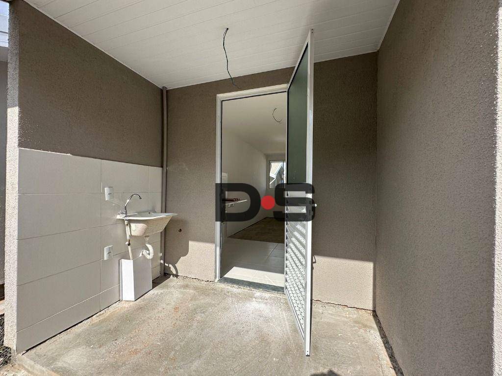 Casa à venda com 2 quartos, 43m² - Foto 8