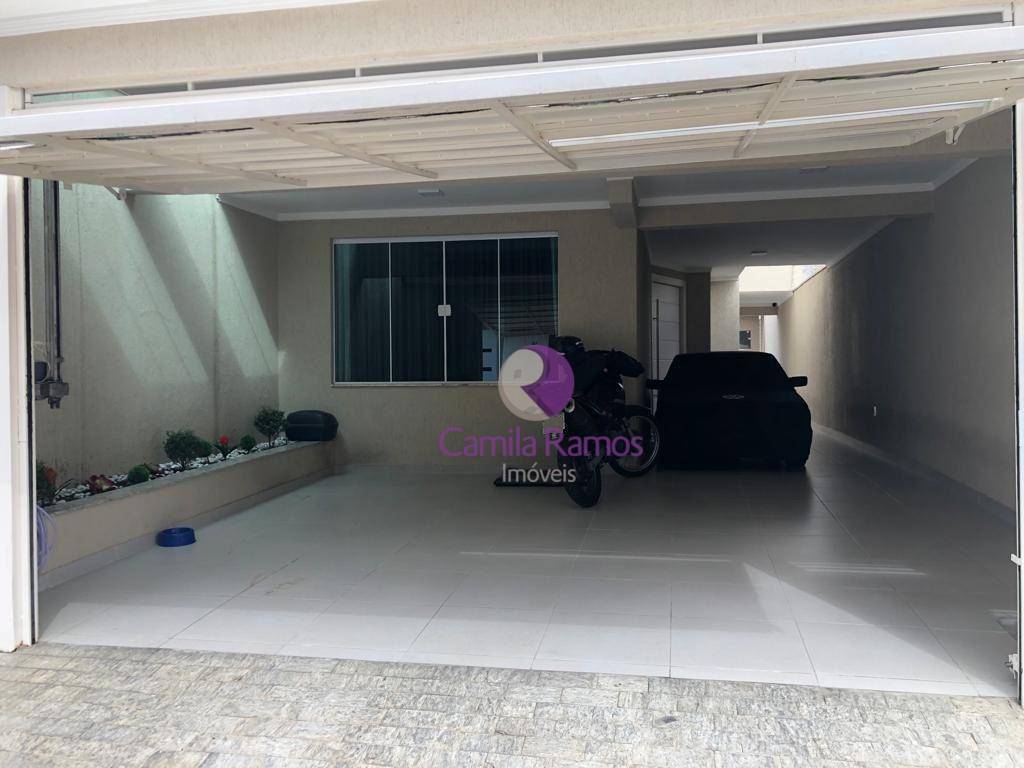 Sobrado à venda com 3 quartos, 200m² - Foto 1