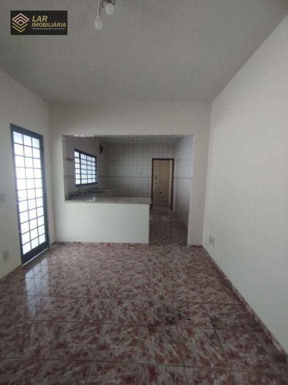 Casa para alugar com 4 quartos, 267m² - Foto 17