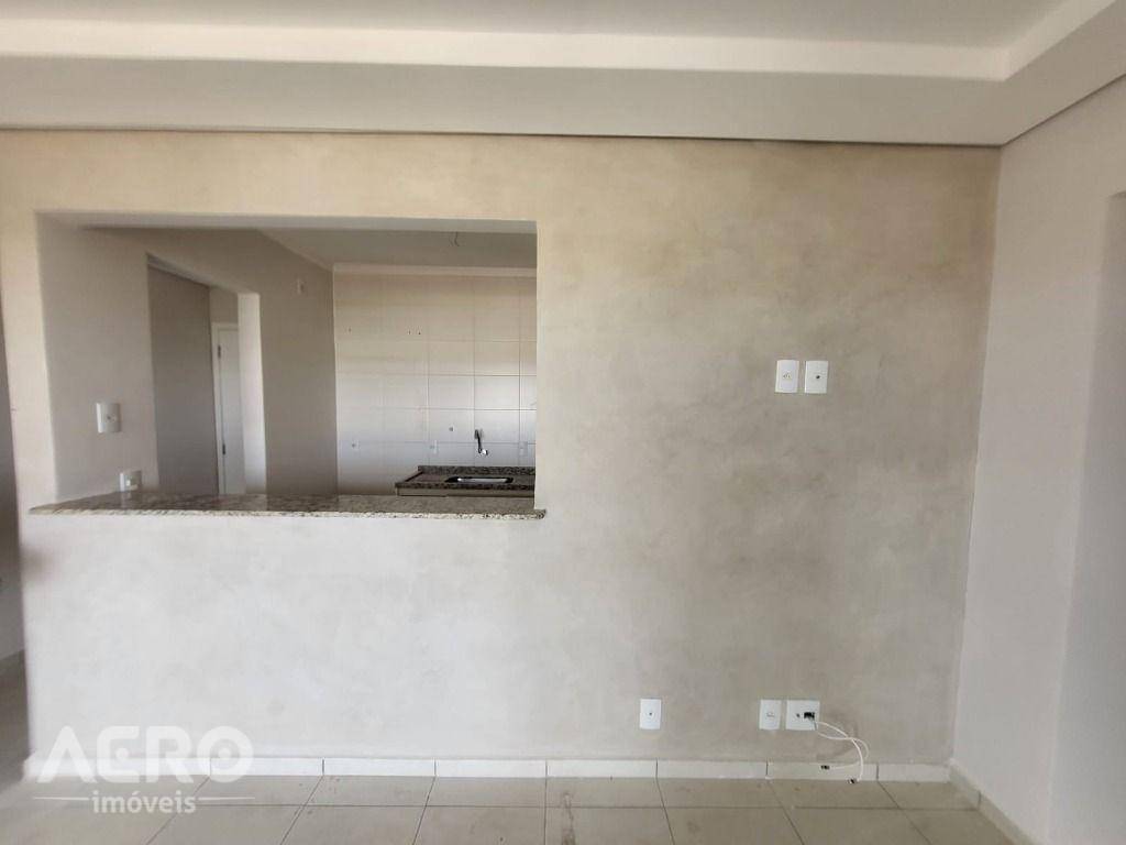 Apartamento à venda com 3 quartos, 77m² - Foto 3