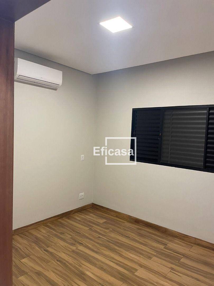 Casa à venda com 3 quartos, 218m² - Foto 14