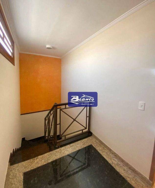 Sobrado à venda com 3 quartos, 190m² - Foto 2