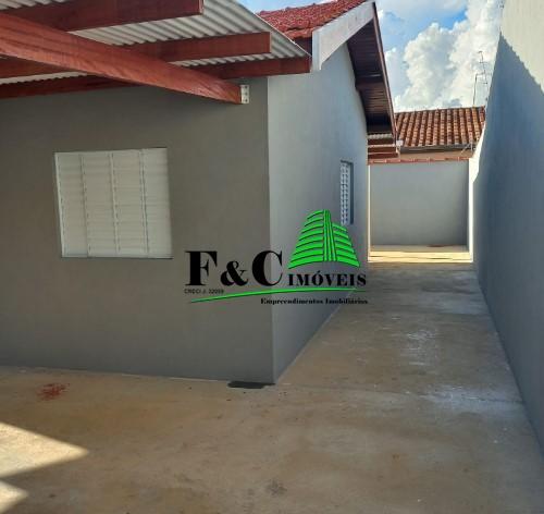 Casa à venda com 2 quartos, 170m² - Foto 2