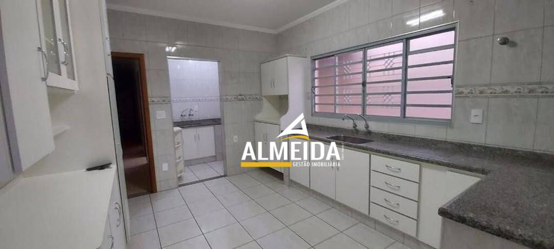 Casa, 3 quartos, 130 m² - Foto 1